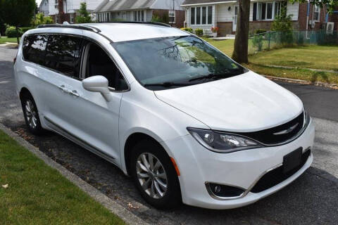 2024 Chrysler Pacifica Plug-In Hybrid Select