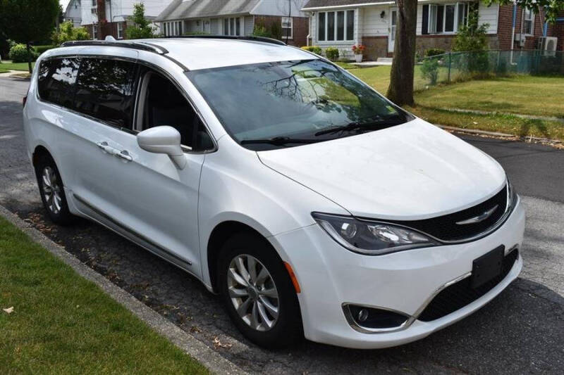 2024 Chrysler Pacifica Plug-In Hybrid Select