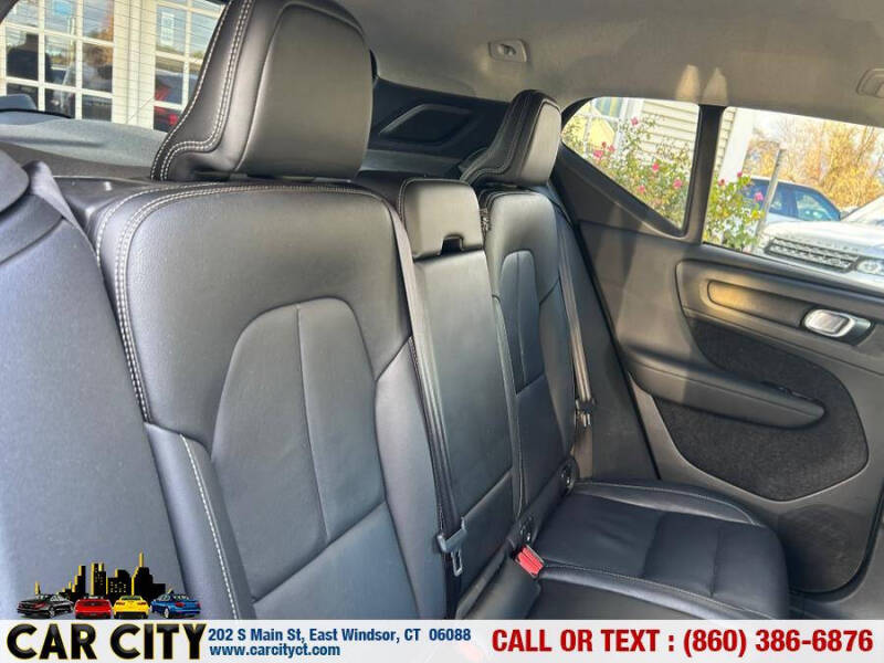 2019 Volvo XC40 T5 Momentum