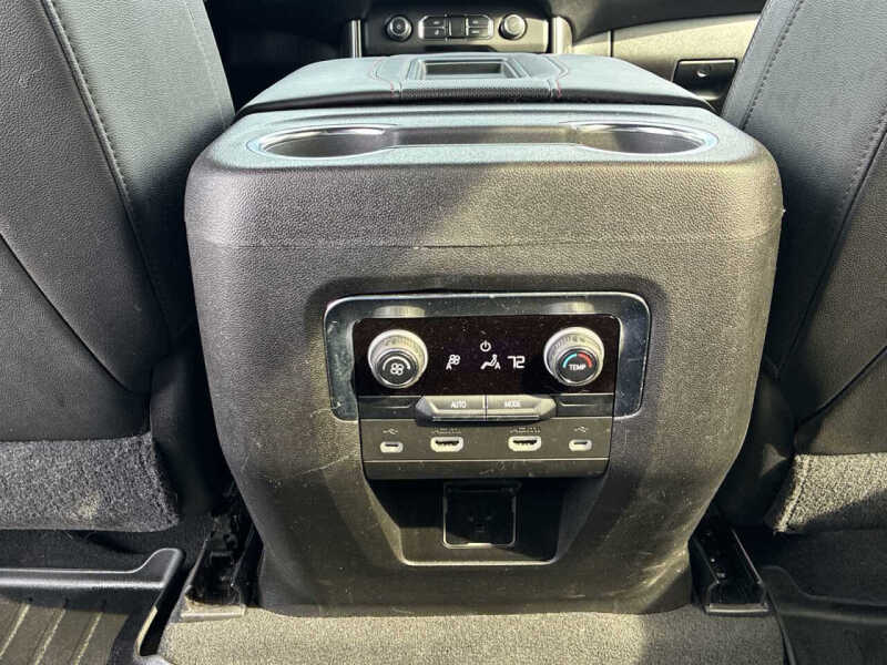 2021 Chevrolet Suburban RST