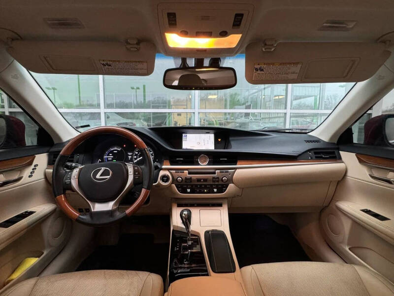 2014 Lexus ES 300h
