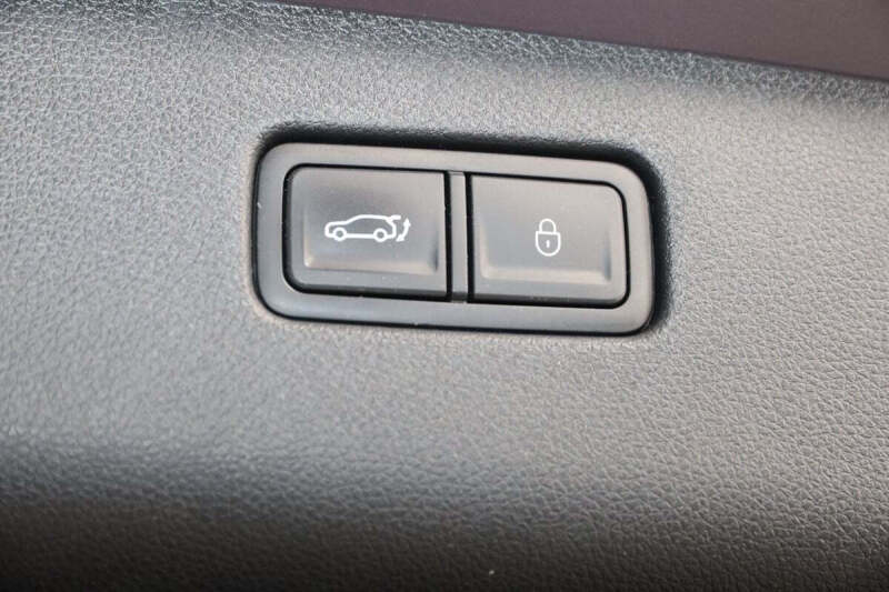 2022 Genesis GV70 2.5T Standard