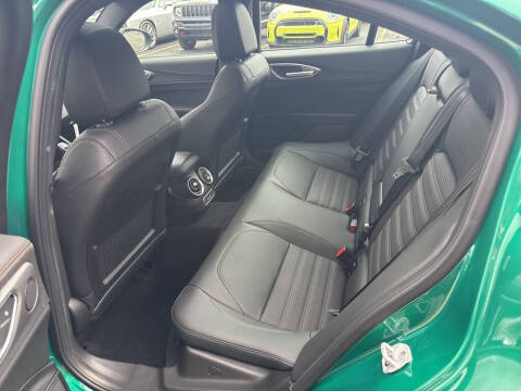 2025 Alfa Romeo Giulia Intensa