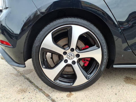 2019 Volkswagen Golf GTI S