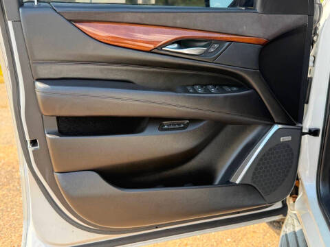 2016 Cadillac Escalade Luxury Collection