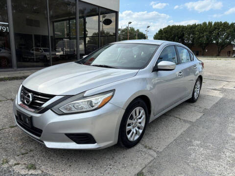 2017 Nissan Altima for sale at OMG in Columbus OH