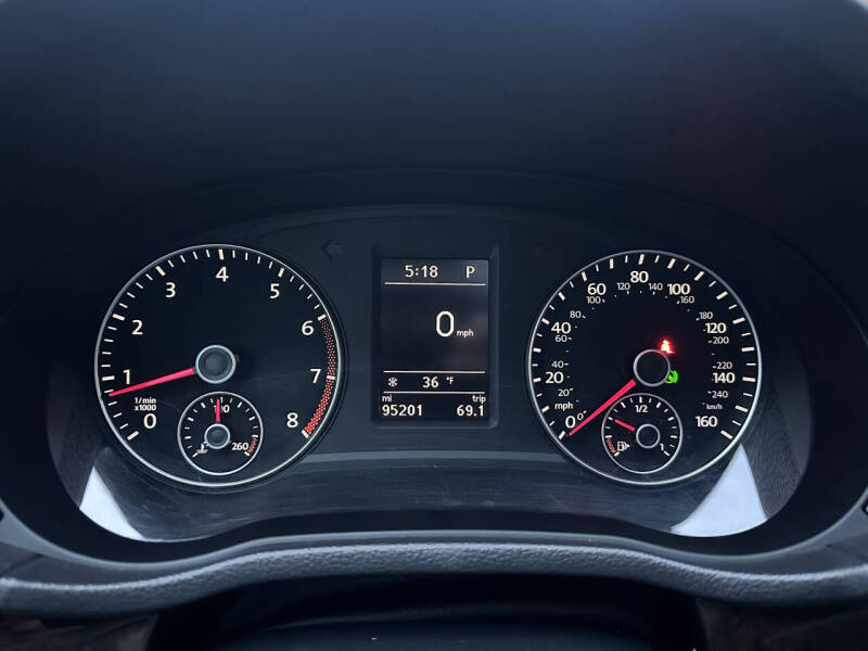 2015 Volkswagen Passat 1.8T SEL Premium