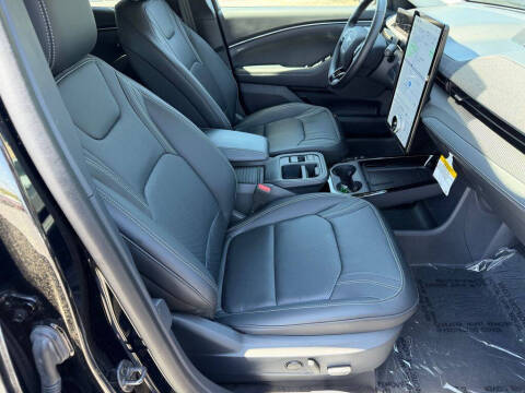 2025 Ford Mustang Mach-E Premium