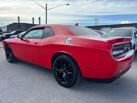 2016 Dodge Challenger SXT Plus