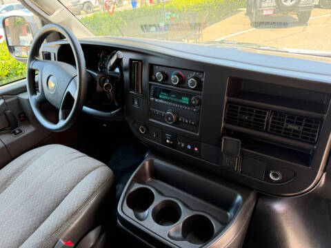 2022 Chevrolet Express 2500