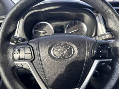 2015 Toyota Highlander LE