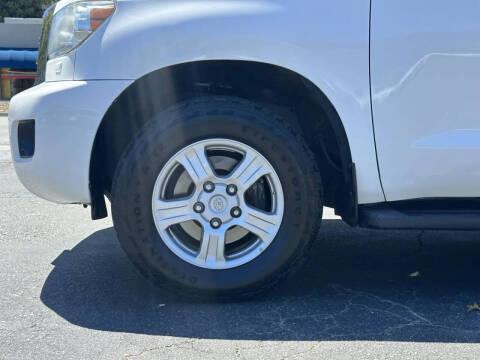 2015 Toyota Sequoia SR5