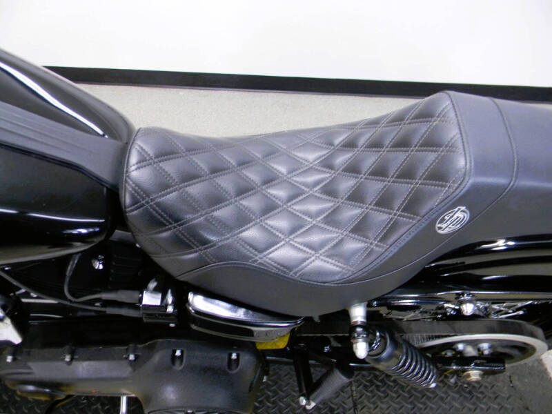 2014 Harley-Davidson Dyna Street Bob