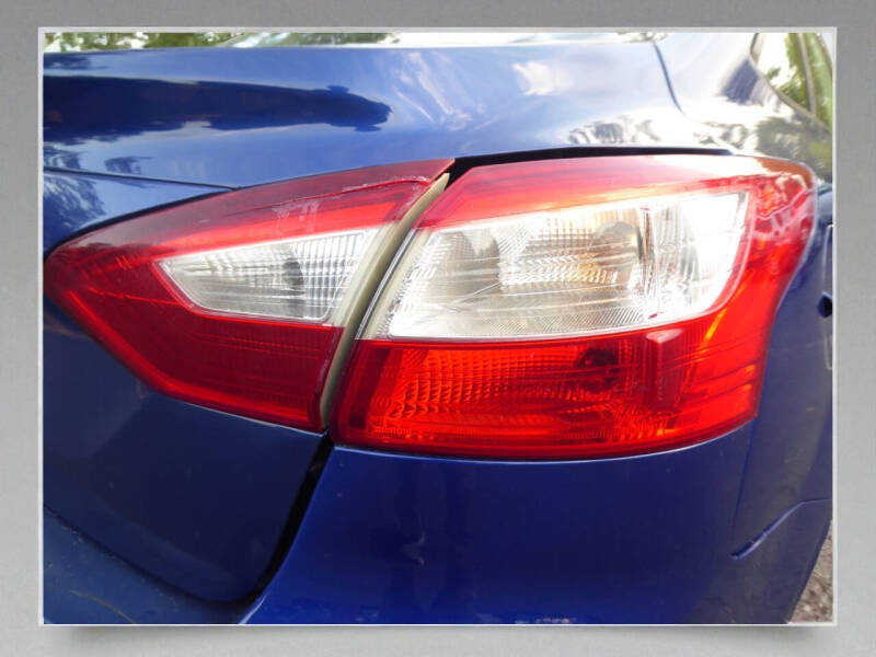 2012 Ford Focus S - Photo 23
