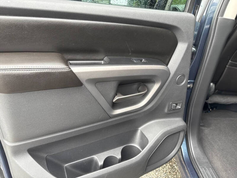 2015 Nissan Titan