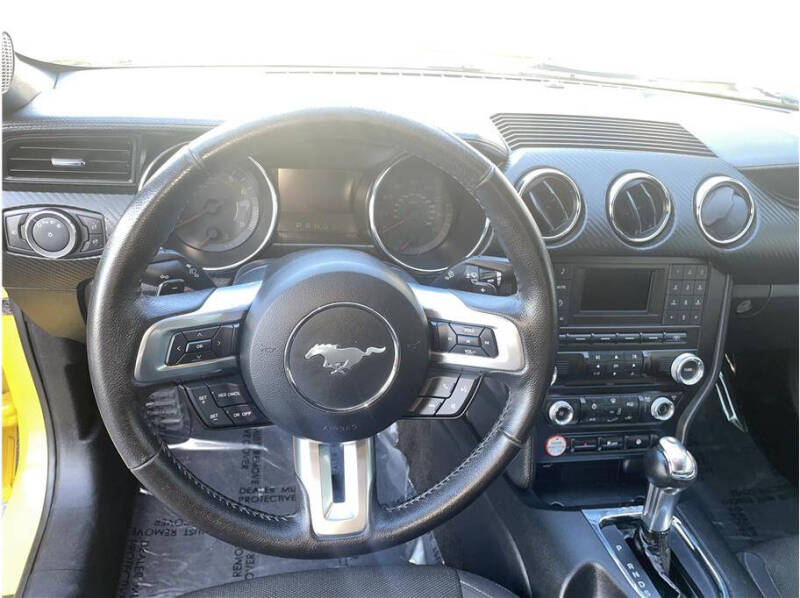 2015 Ford Mustang V6