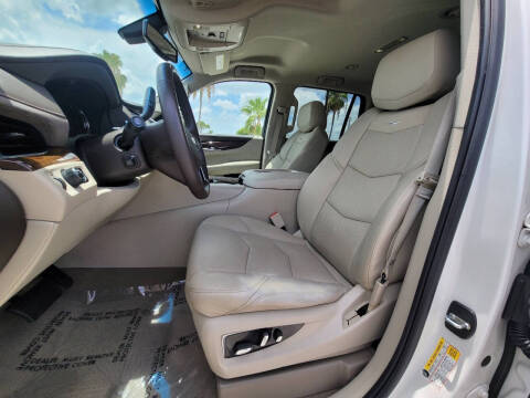 2017 Cadillac Escalade Standard