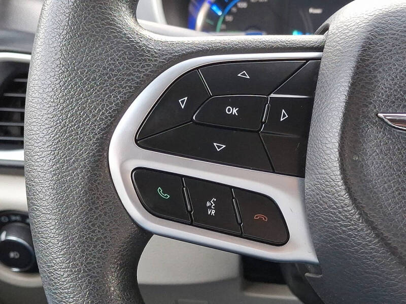 2017 Chrysler Pacifica Hybrid Touring Plus