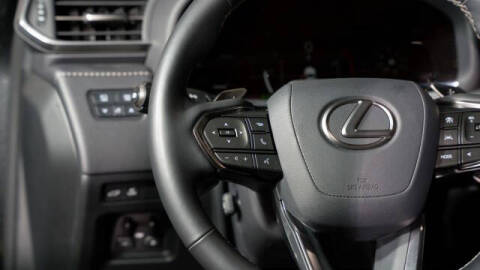 2025 Lexus LX 700h Overtrail