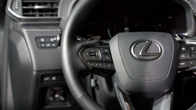 2025 Lexus LX 700h Overtrail