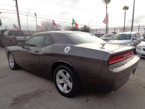 2014 Dodge Challenger SXT