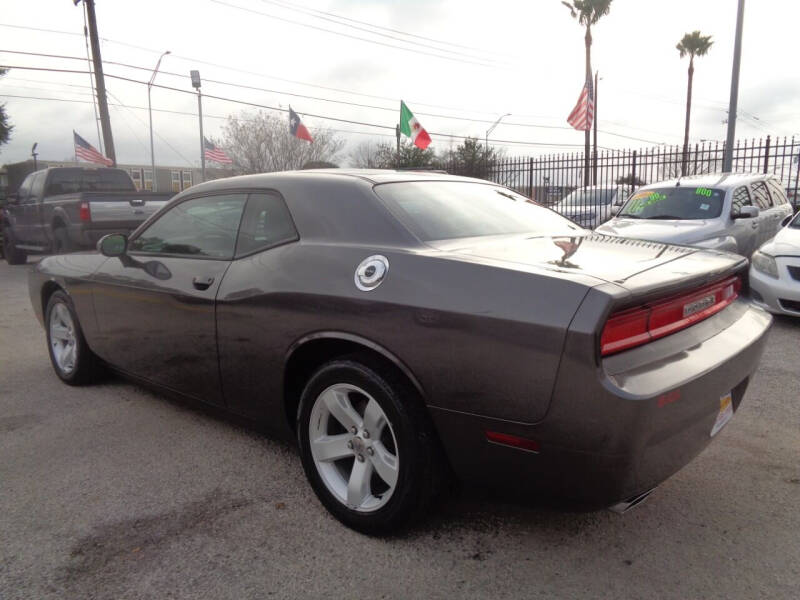 2014 Dodge Challenger SXT