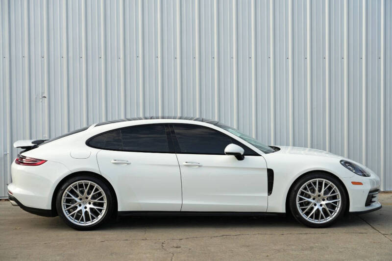 2018 Porsche Panamera 4