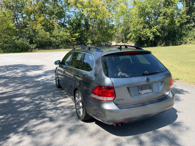 2013 Volkswagen Jetta SportWagen TDI photo 4