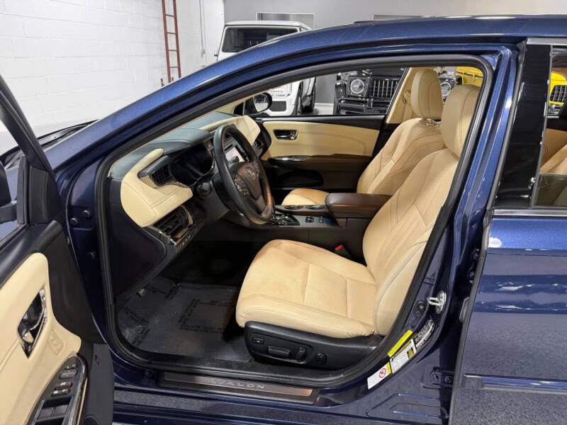 2018 Toyota Avalon Hybrid Limited