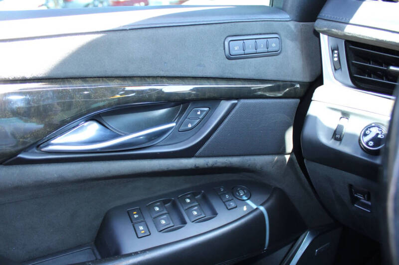 2019 Cadillac Escalade Platinum