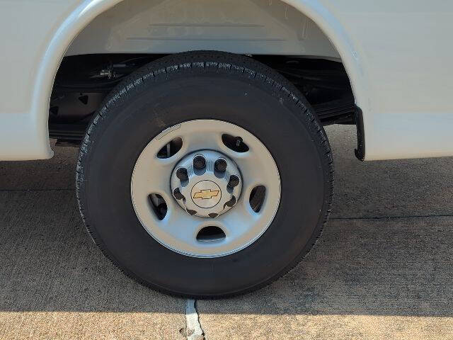 2025 Chevrolet Express 2500