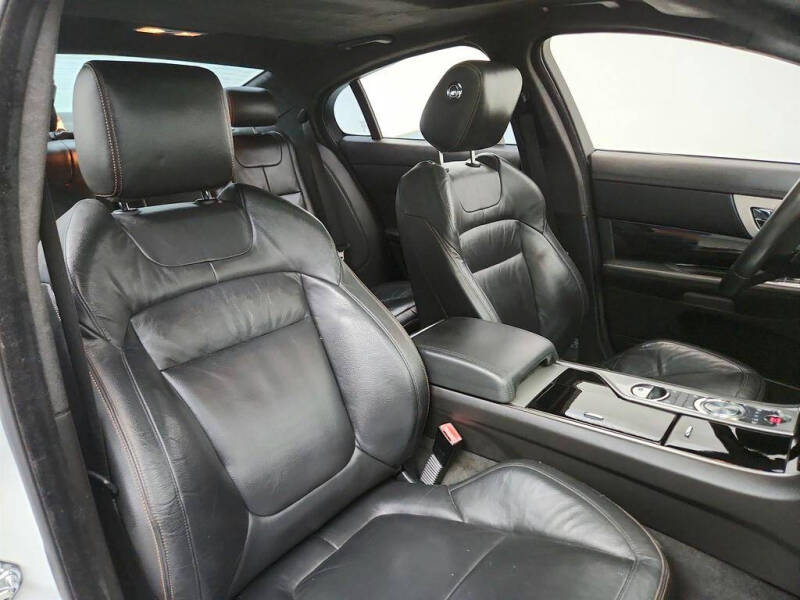 2015 Jaguar XF 3.0 Sport