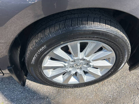 2012 Toyota Sienna LE 7-Passenger