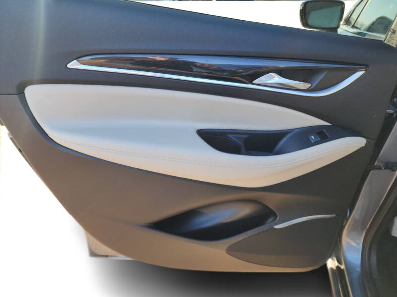 2021 Buick Enclave Essence