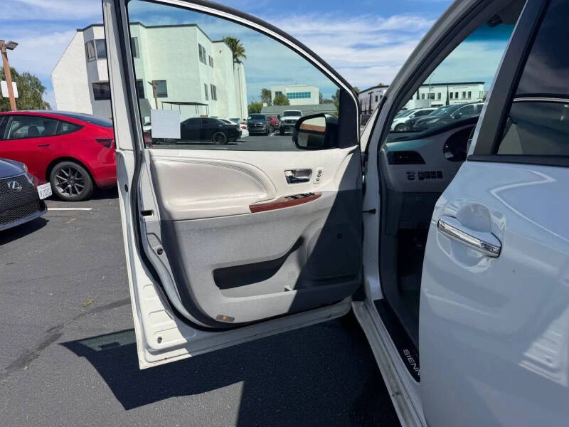 2012 Toyota Sienna Limited 7-Passenger