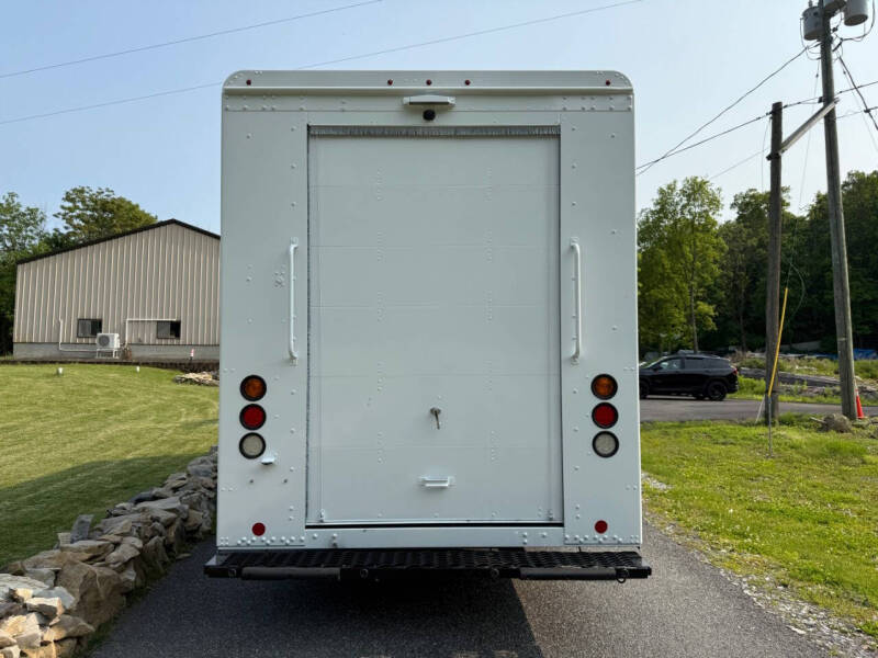 2020 Freightliner MT45 Chassis