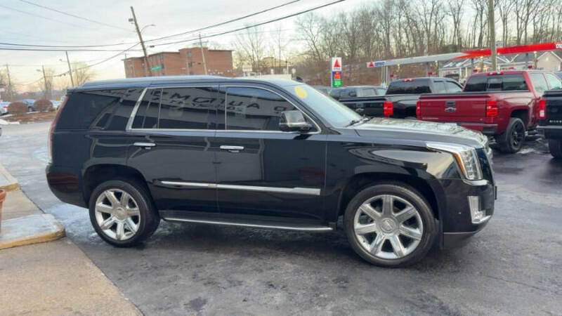 2017 Cadillac Escalade Luxury