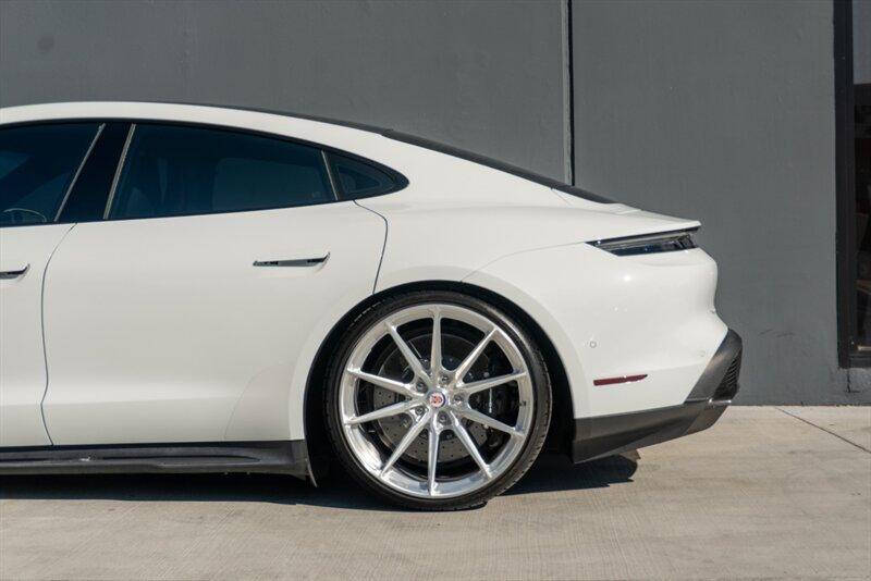 2020 Porsche Taycan Turbo