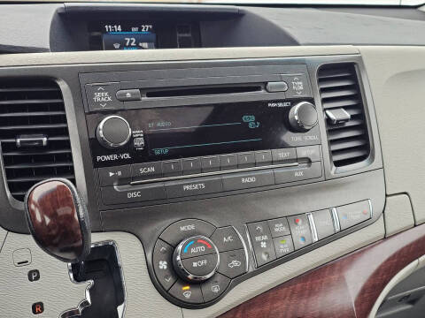 2012 Toyota Sienna XLE 8-Passenger