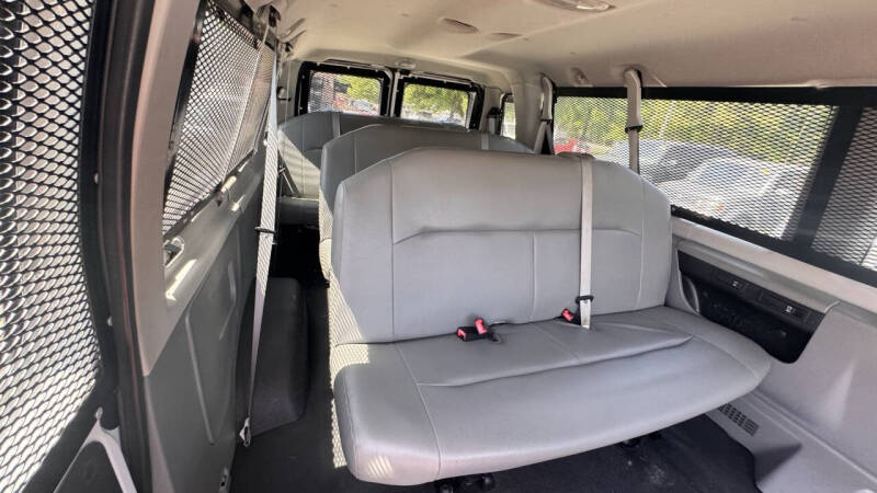 2011 Ford E-Series E-350 SD XLT
