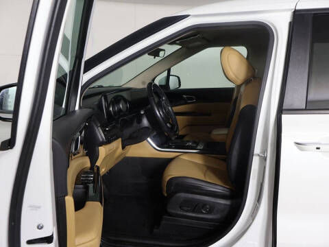 2023 Kia Carnival EX