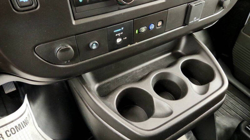 2025 GMC Savana 3500