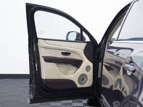 2023 Bentley Bentayga EWB