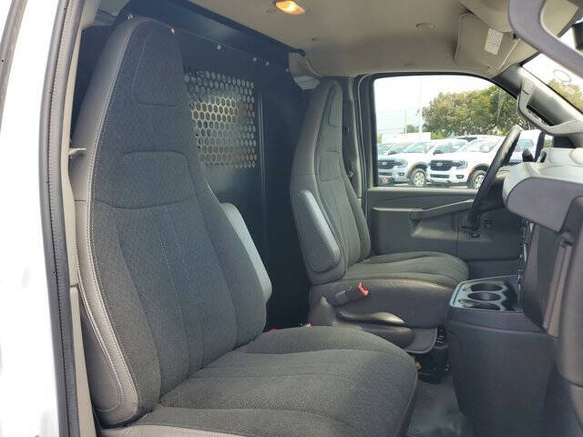 2023 GMC Savana 2500