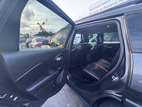 2019 Jeep Cherokee Altitude