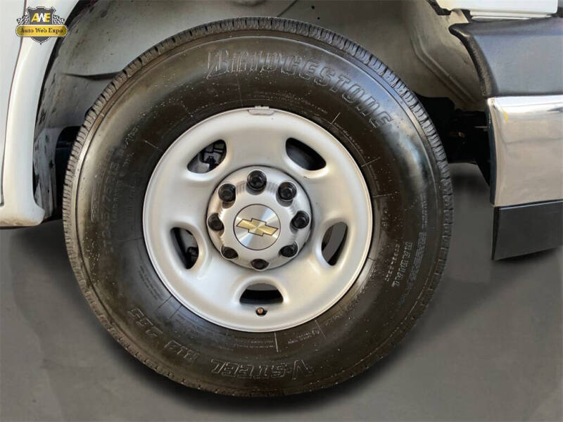 2023 Chevrolet Express 2500