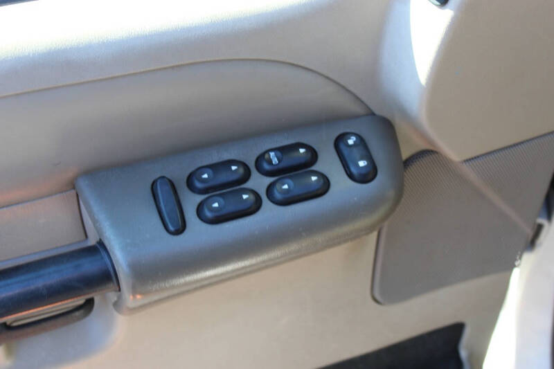 2004 Ford Explorer Sport Trac XLT