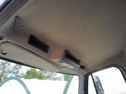 2018 Freightliner M2 106