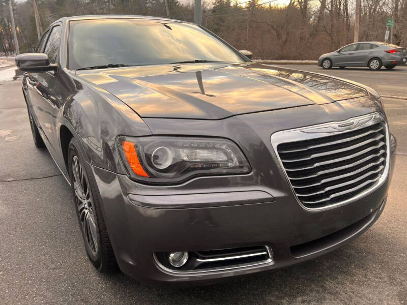 2013 Chrysler 300 for sale at Dracut's Car Connection in Methuen MA