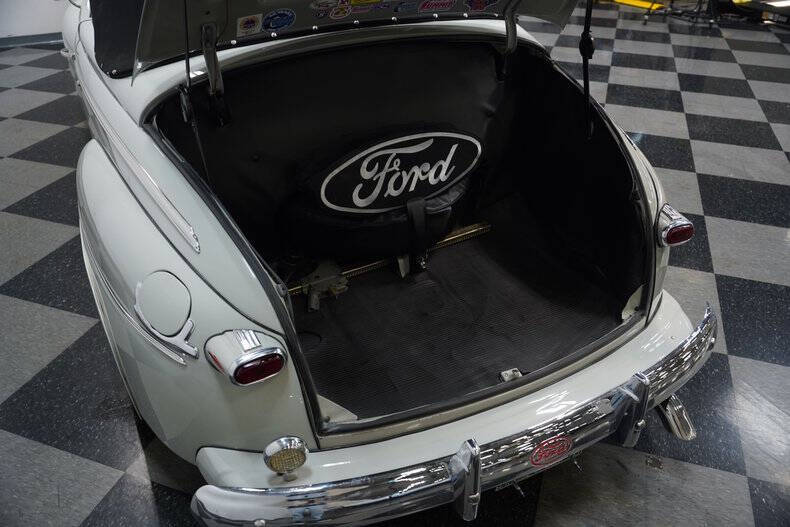 1946 Ford Super Deluxe